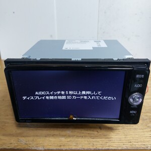 トヨタ純正ナビ NSZT-W66T(管理番号:24031880 )画面破損・地図データカード欠品