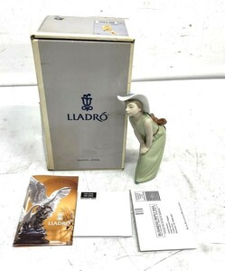 〇N148-W11-1441 LLADRO リヤドロ 鏡の前で（若草色） 5009 少女 陶器人形 フィギュリン 置物 オブジェ全長約23cm 箱付き③