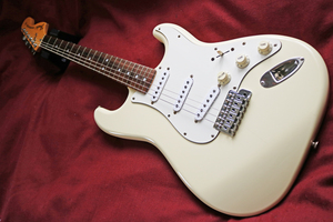 【Fender Japan】ST-72（VWH）