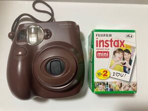 FUJIFILM フジフィルム cheki チェキ instax mini チョコ　インスタントカメラ フィルム20枚オマケ