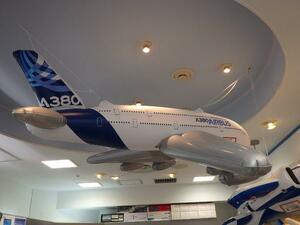 即決♪新品未使用 かわいい！AIRBUS A380 エアバス ビニールプレーン ジェット機 飛行機 フロート 140cm☆浮き輪 うきわ ウキワ☆