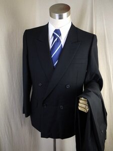 N192○NINARICCI○冠婚葬祭対応礼服喪服○165AB4・ダブル４釦・背抜き・黒ブラックフォーマルダブルスーツ