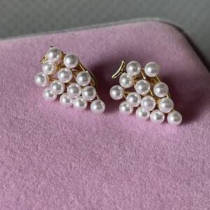 人工宝石シェルパールピアス　ビーズ16.5×22mm。