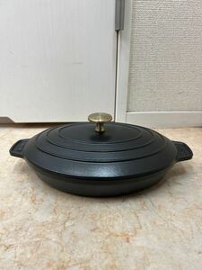 YT1118 Staub/ストウブ オーバル23 料理 両手鍋 ブラック 使用少なめ 調理器具