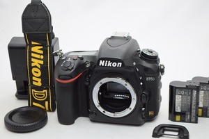 良品★Nikon ニコン D750 ボディ★ショット数約45000回・予備バッテリー付