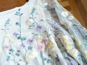 【未使用】anatelier　アナトリエ　ブラウス　長袖　草花刺繍　刺しゅう　チュールレース生地　薄手生　アンティーク　アイボリー　 タグ付