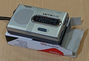 【送料無料】【新品未使用】 海外バンド　FM　AM　バンド　国外向け　ラジオ　電源は単3電池2本　アンテナ付き