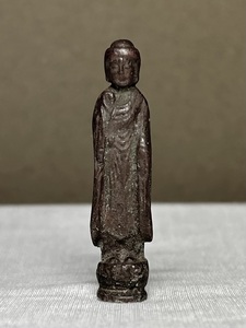 時代 古銅 阿弥陀如来立像 「貞傳作」刻銘有り / 高さ5.3cm×幅1.3cm×奥行き1cm 重さ23.5g / 箱無し