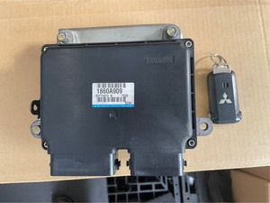 H19年 CV5W デリカ D:5 エンジンコンピューター キー付 中古品 即決 0005859 220519 TK どんぐり下ロッカー在庫