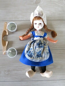 【現状渡し】 スリープアイ 「人形」＊陶器 アンティーク アルプス 木製 天秤棒 水くみ 目瞑り ビスクドール