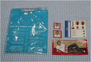 【新品】【当選品（非売品）】コカコーラ 2002年 FIFA WORLD CUP Korea／Japan（ワールドカップ） Tシャツ（ブルー）◆オマケ（シール）付