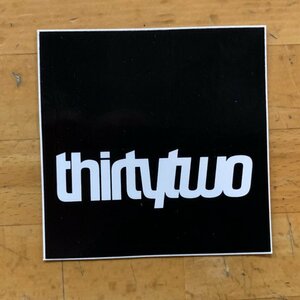 THIRTYTWO サーティーツー 【LOGO STICKER】 黒 6.5cm 新品正規 ステッカー（郵便送料込み）