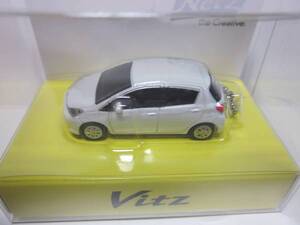 ★非売品 Vitz ヴィッツ ライト付きミニカー★白★未開封★