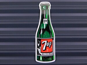 ◆送料\110◆【７ＵＰ・セブンアップ】※《レトロボトルステッカー／サイズ55×86mm》　３９～６９年代ロゴ　アメリカン雑貨　ドリンク　ス