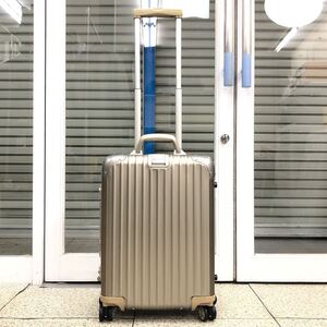 【リモワ】本物 RIMOWA スーツケース トパーズ TSAロック 945 52 キャリーケース 4輪 32L トラベルバッグ アルミニウム メンズ レディース