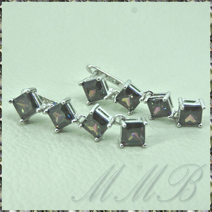 [EARRING] Platinum Plated Black Cubic Zirconia プリンセス スクエア カット 4CZ ダングル 40mm ロング ピアス