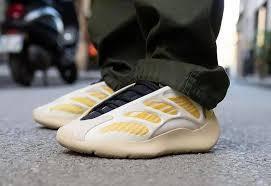 adidas/アディダス/Yeezy Boost 700 V3/イージーブースト700 V3/スニーカー/靴/Safflower/SIZE 27.0ｃｍ