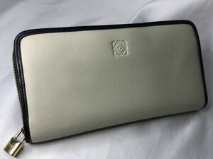 超美品　LOEWE ロエベ　長財布　ラウンドファスナー　アイボリー×ブラック