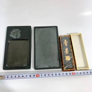 1円スタート 硯 スズリ 墨 青墨 セット 中国書画 麻子坑 端渓硯 木箱付き 彫刻 古硯 古墨 中国美術 書道具 中国書道 文房具 古美術 骨董品