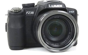 Panasonic(パナソニック)　デジタルカメラ LUMIX DMC-FZ38 1210万画素　843500AA1687US