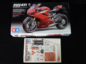 タミヤ 1/12 DUCATI ドゥカティ 1199 パニガーレ S PANIGALE S と ツールセット ジオラマ 水冷 L型ツイン 送料\710～ 同梱発送可