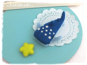 羊毛フェルト☆ジンベエザメと星☆オブジェ/置物/ミニチュア ＊ハンドメイド＊ 海の生き物