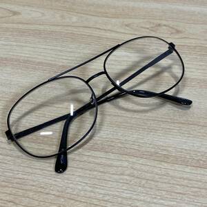 BA235 【ファッション】 老眼鏡　+3.00　黒　シンプル　メーカー不明　訳あり