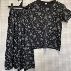 JUST BIGI・花柄Tシャツと花柄スカートのセット(黒)フリーサイズ