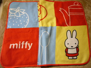 Miffy miffy ミッフィー ブランケット ひざ掛け イエロー・オレンジ 大きい ふあふあ サイズ1000㎜-750㎜ フリース地 未使用