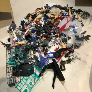 ガンプラ大量出品 パーツ取り ジャンク 改造 用に ハンドパーツ スタンド エフェクト パイロット 武器 大量 まとめ