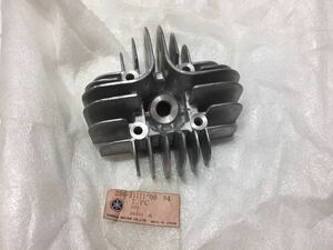 10G23-2 ヤマハ V50 メイト シリンダーヘッド シリンダー 純正 新品 296-11111-00 撮影の為、開封しました。