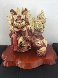 九谷焼 シーサー 置物 縁起物 魔除け 玉乗り獅子 骨董品 伝統工芸品 伝統工芸 アンティーク インテリア 趣味 コレクション 台座付き