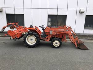 【H-2571】 中古品 クボタ トラクター L1-215　フロントローダー バケット アワ705 4WD ディーゼル 21馬力【引き取り限定】