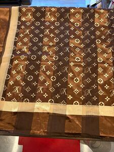 中古品★LOUIS VUITTON ルイヴィトン モノグラム レディース シルク スカーフ 100cm×100cm送料込み