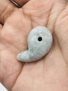 【E25598】勾玉＊翡翠＊ミャンマー＊Magatama Jade Pendant