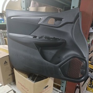 GK3 ホンダ フィット フロント 左前 内張り 助手席側　ドアトリム GK4 GK5 GK6