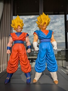 ドラゴンボールフィギュア2体　専用ケース付