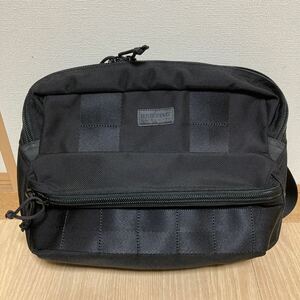 【極美品】BRIEFING DELTA SLASHER M ブリーフィング デルタ スラッシャー メッセンジャーバッグ ブラック Mサイズ BRA211L11 USA製