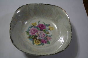 長期保存品　KEINAN CHINA　中皿　花　バラ　金縁　大きさ22ｃｍ　当時使用