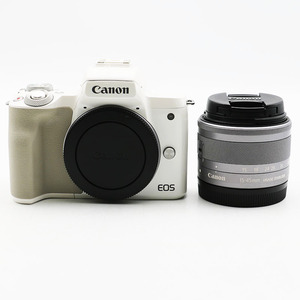 Canon キャノン EOS Kiss M（ホワイト）・EF-M15-45 IS STM レンズキット シャッター回数：表示なし 中古並品