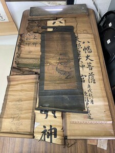 【倉庫整理品】ジャンク掛軸① 検:時代物　落款付き　恵比寿様　神仏画　鹿島大神　お試し　訳あり　捨て値　時代物　年代物　仏画