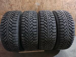 nokian スパイク　205/55R16　2006 年製造　カップピン　