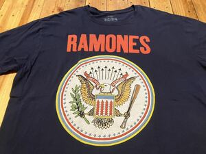 RAMONES バンドTシャツ　USA輸入　メンズ2XL ネイビー　100円スタート　売り切り　古着　半袖　ロックT パンク　music 音楽　ラモーンズ