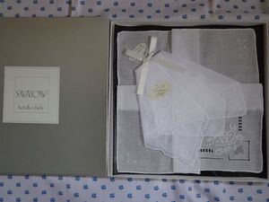 箱入り★スワトウSWATOW★中国手刺繍ハンカチ2枚★ブルーミング