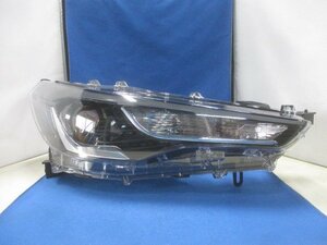 トヨタ　カローラクロス　ZSG10/ZVG11/ZVG15　右ライト/右ヘッドライト　LED　純正　HASCO　16-176　【X】　261125