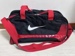 NIKE ナイキ　スポーツバッグ　ボストン　仕切りあり　赤　黒　ショルダー