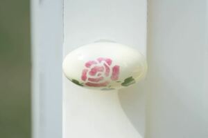 マニー ローズ　陶器　ノブL オーバル型　インテリア　花柄　日本製　新品