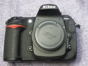 ★Nikon D300　ショット数９７０　元箱付き　新品同様