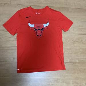 美品NIKEナイキNBAシカゴブルズTシャツL