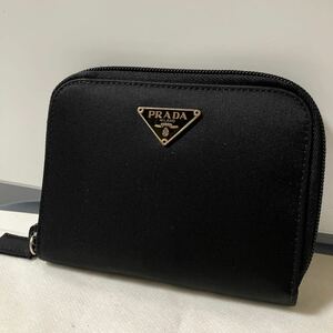 【ほぼ未使用】 PRADA プラダ ラウンドファスナー 二つ折り財布 お札入れ テスートナイロン ブラック系 